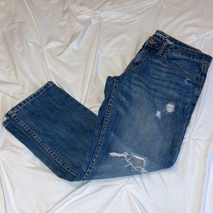 🔵3/$25 AE Boyfriend Crop Jeans